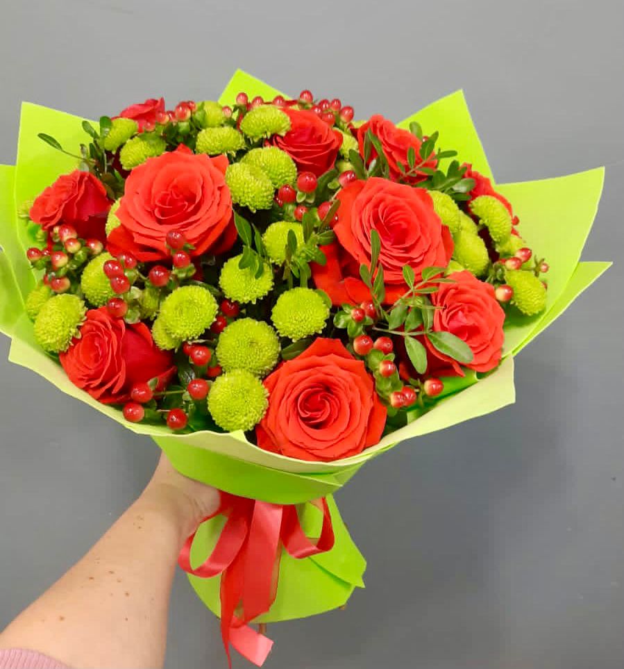 Букет цветов из: Хризантемы и Розы в Приволжье