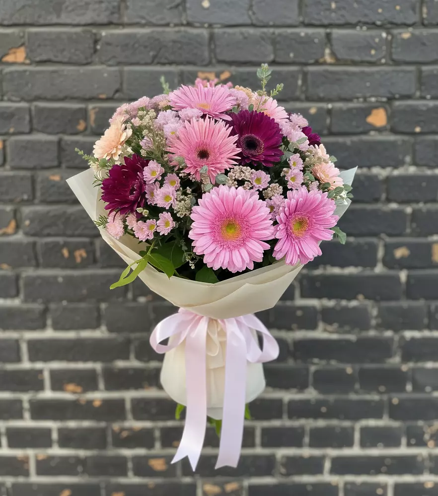 Букет цветов из: Герберы и Хризантемы в Приволжье
