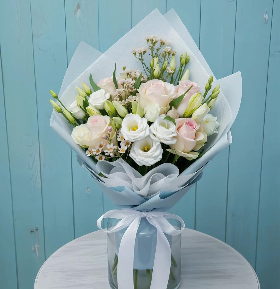 Букет цветов из: Розы и Лизиантусы в Приволжье