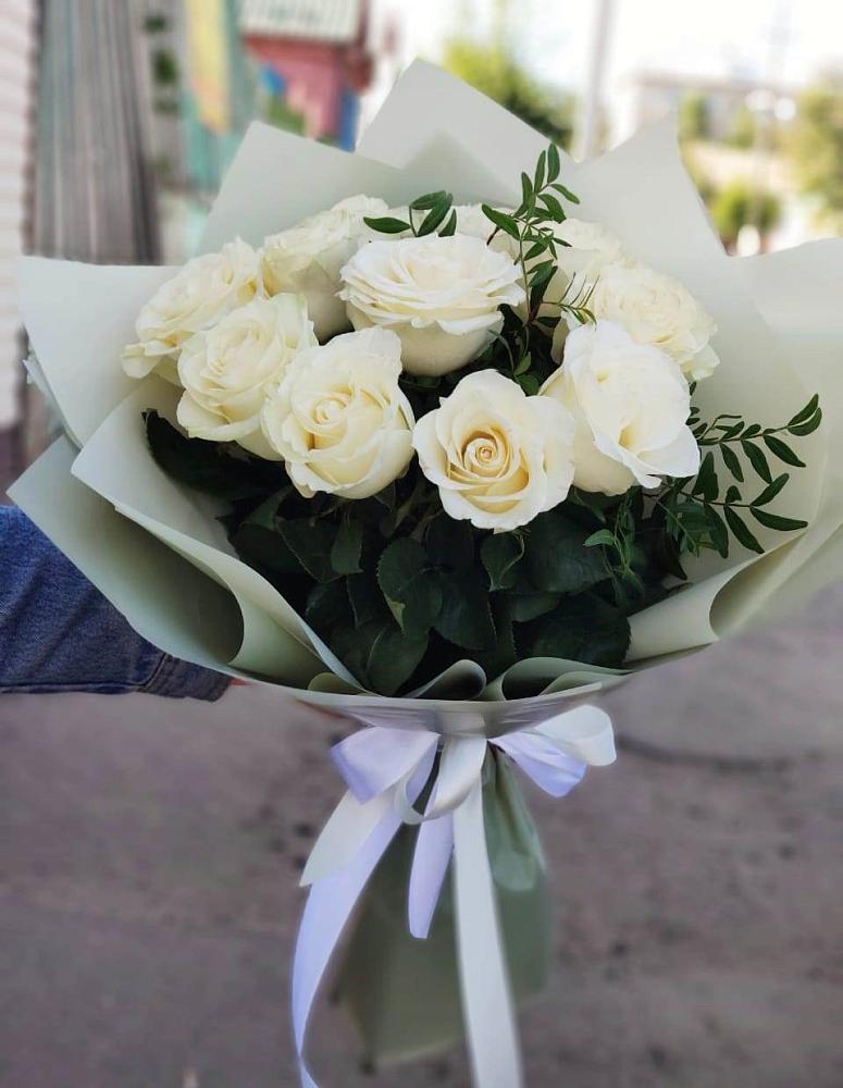 Букет Белые розы Проуд в Приволжье