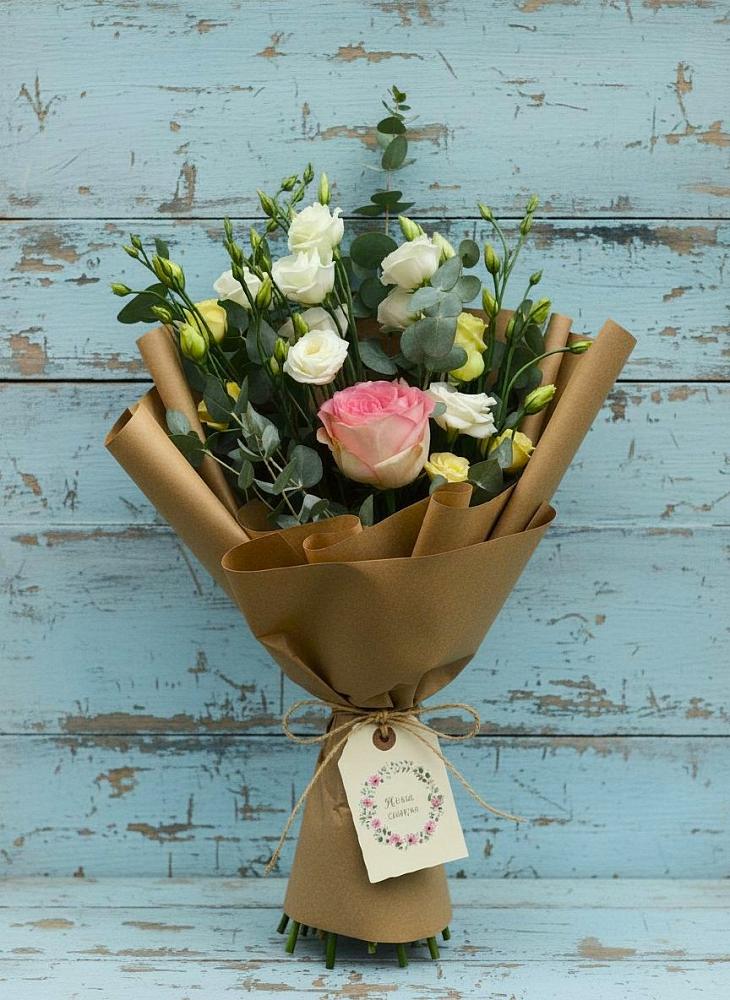 Букет цветов из: Розы и Лизиантусы в Приволжье