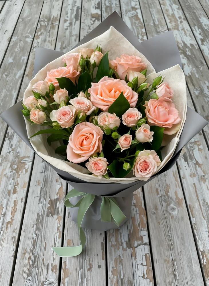 Букет цветов из: Розы в Приволжье