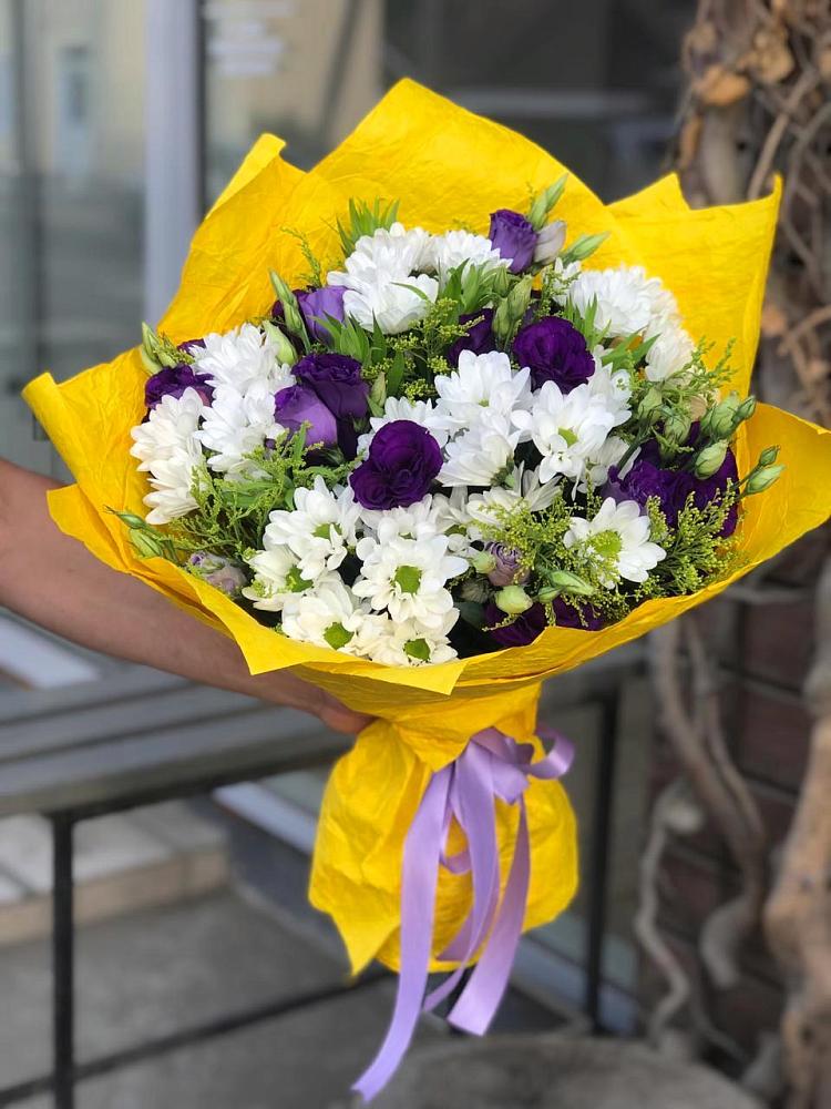 Букет цветов из: Ирисы, Хризантемы и Ромашки в Приволжье