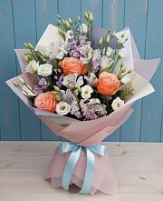 Букет цветов из:  Лизиантусы, Розы, Альстромерии и Гипсофила в Приволжье