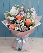 Букет цветов из:  Лизиантусы, Розы, Альстромерии и Гипсофила в Приволжье