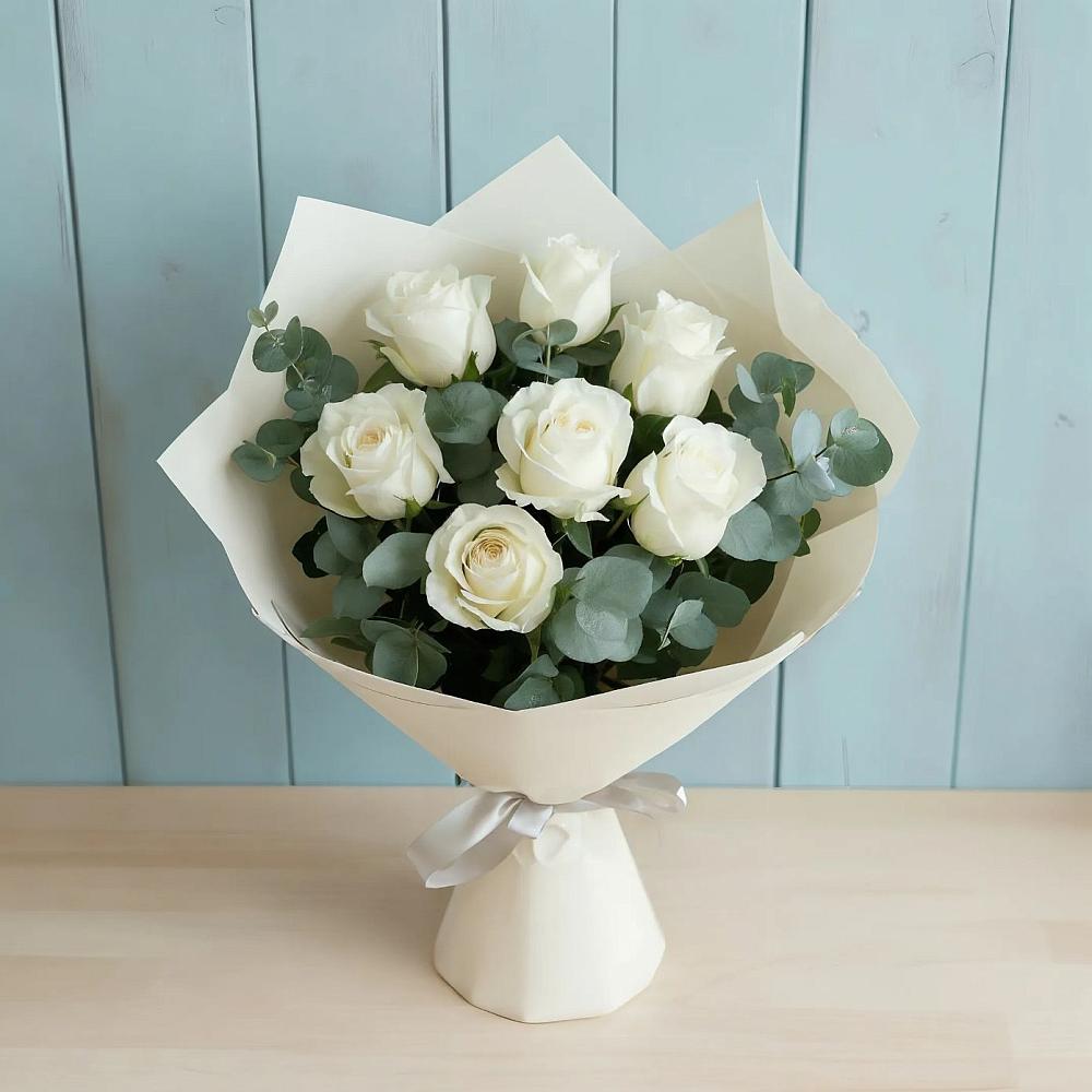 Букет Белые розы в Эвкалипте в Приволжье