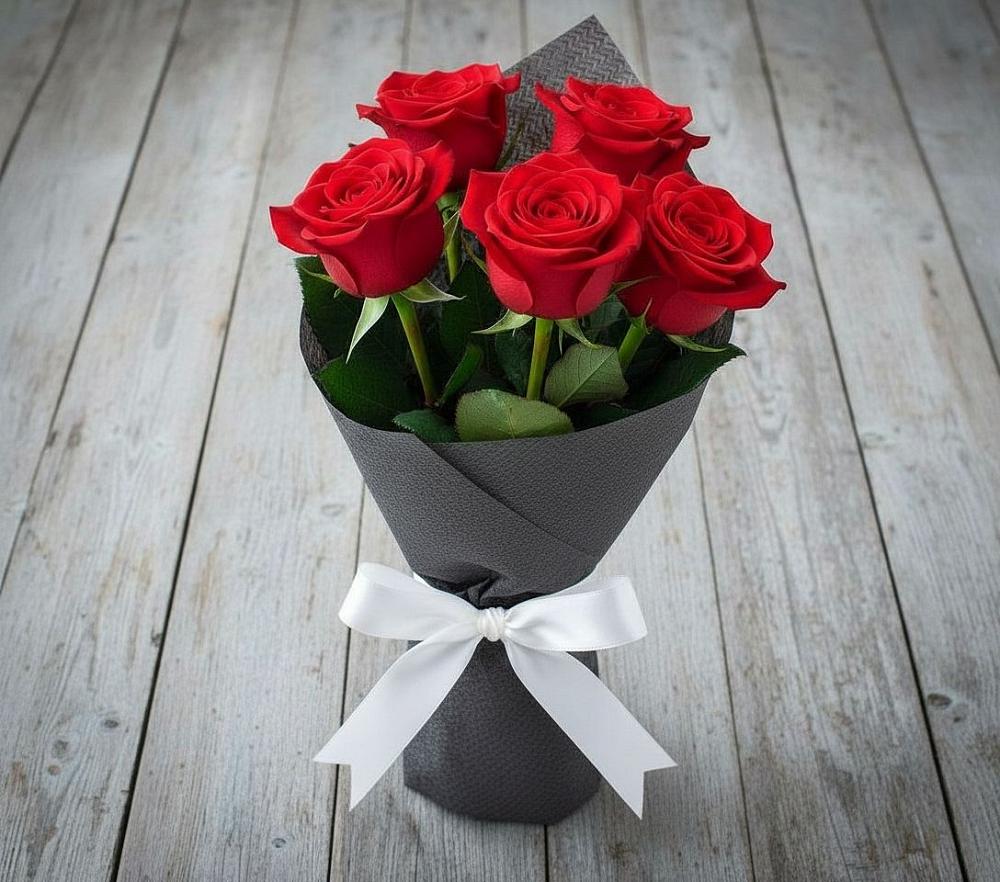 Букет 5 Красных роз Эдлесс Лав в Приволжье