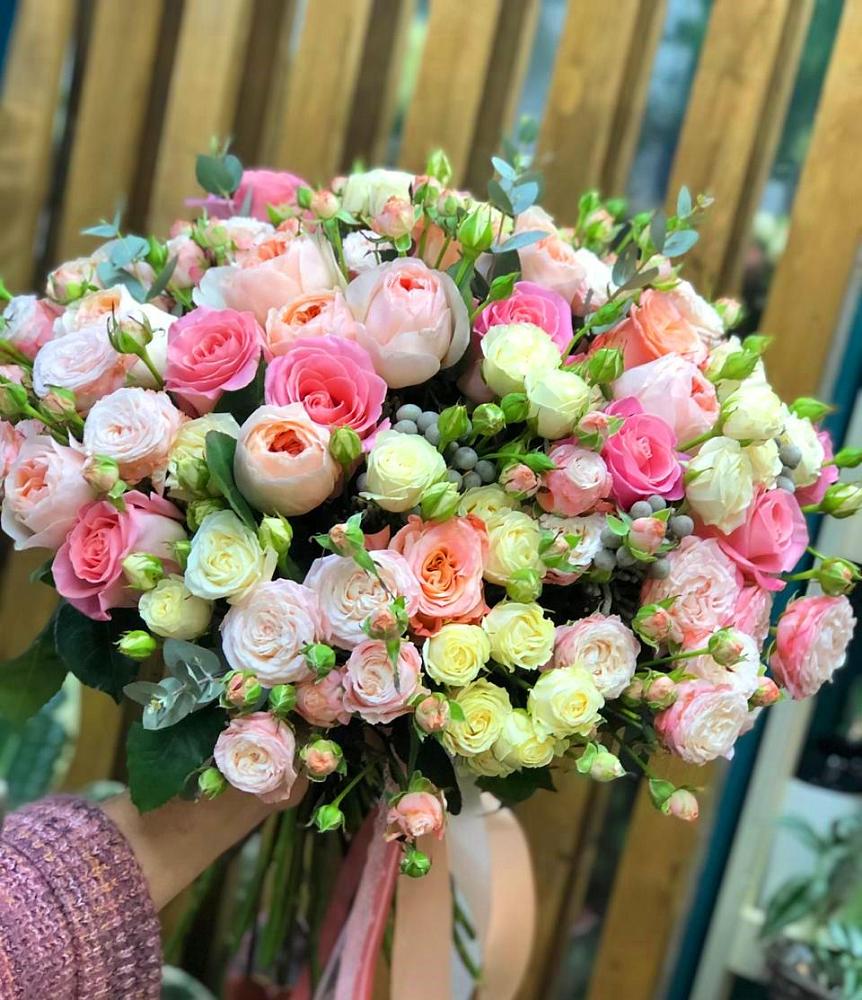 Букет цветов из: Розы в Приволжье