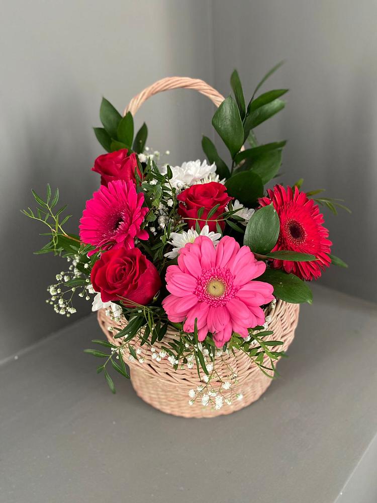 Цветочная композиция из Розы, Хризантемы и Герберы в корзине в Приволжье