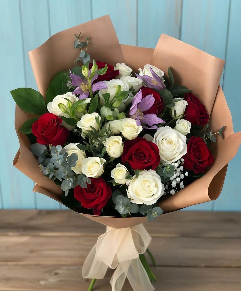Букет цветов из: Розы и Альстромерии в Приволжье