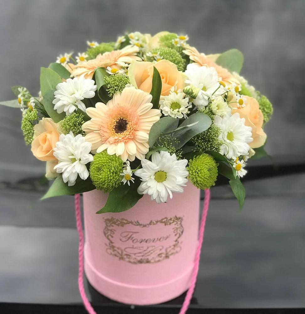 Цветочная композиция из Розы, Герберы и Хризантемы в шляпной коробке в Приволжье