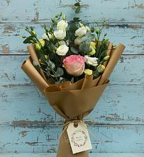 Букет цветов из:  Розы и Лизиантусы в Приволжье