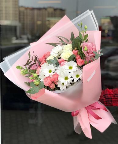 Букет цветов из: Розы, Лизиантусы и Хризантемы в Приволжье