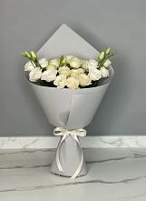 Букет цветов из:  Розы и Лизиантусы в Приволжье